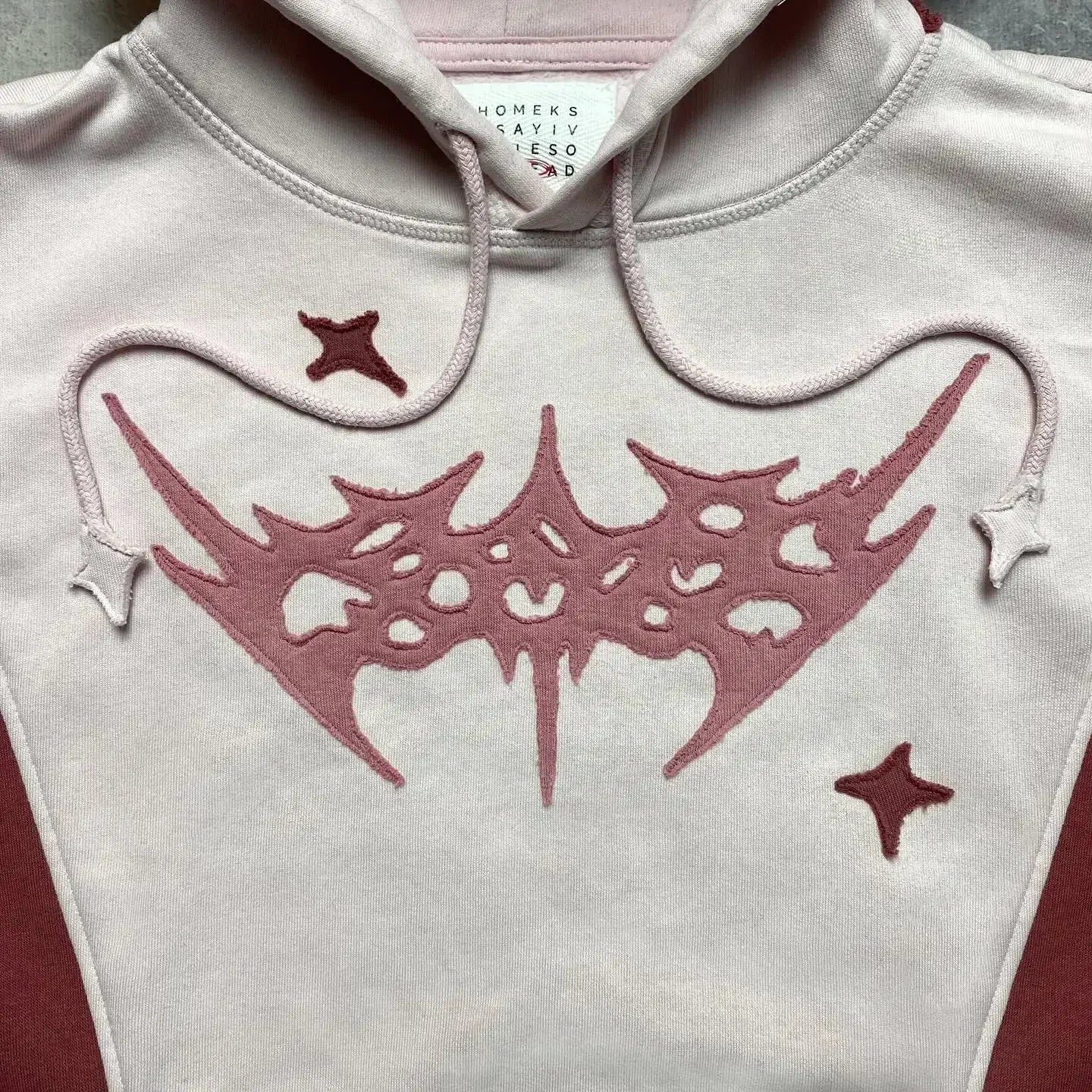 Vaporwave Drop – Y2K Patch Design Loose Zip Hoodies For Men Geometric Pattern – Streetwear Fashion for Men & Women