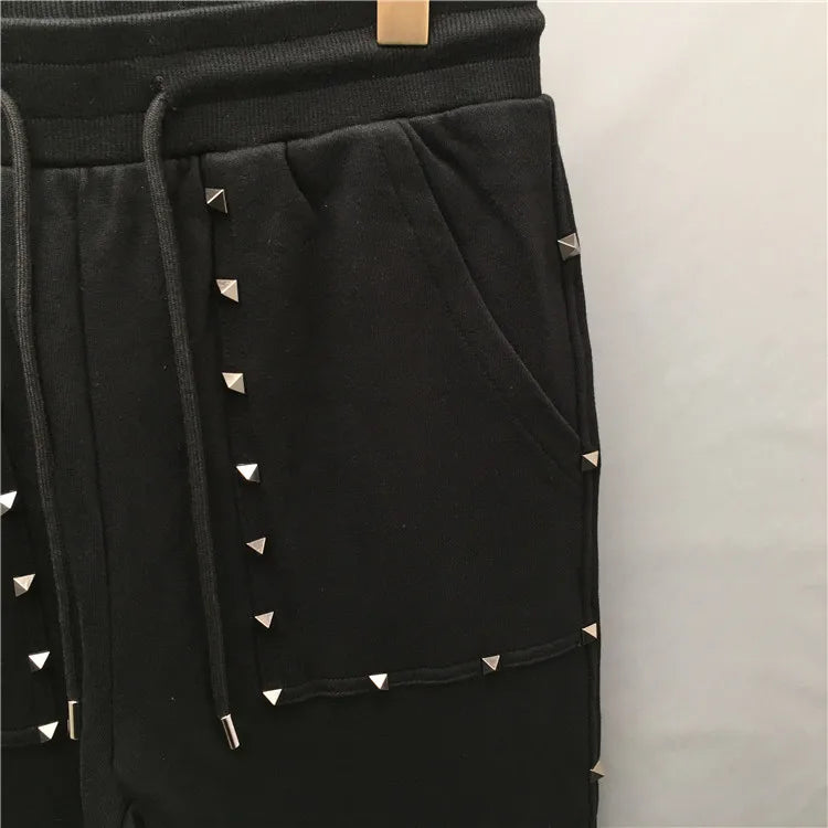 high new novelty luxury men 2022 classic full metal rivets pockets comfortable cotton parkour sweat casual pants sweatpants d50 unique joggers style 4413