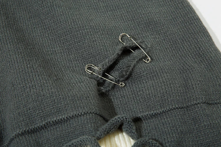 loose fit o-neck sweater, daily wear knit, cozy fashion fit, stylish street outfit, modern aesthetic appeal