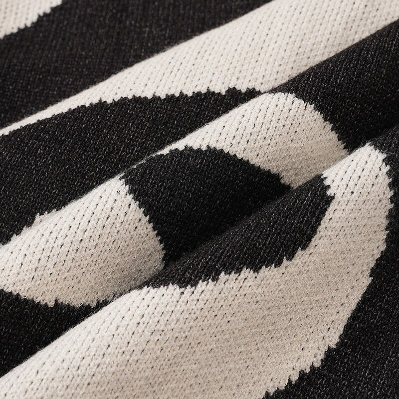 Graphic streetwear for alt retro vaporwave looks — vintage bold print streetwear | streetwear oversized fit | streetwear alt, retro, vaporwave aesthetic | cotton mat