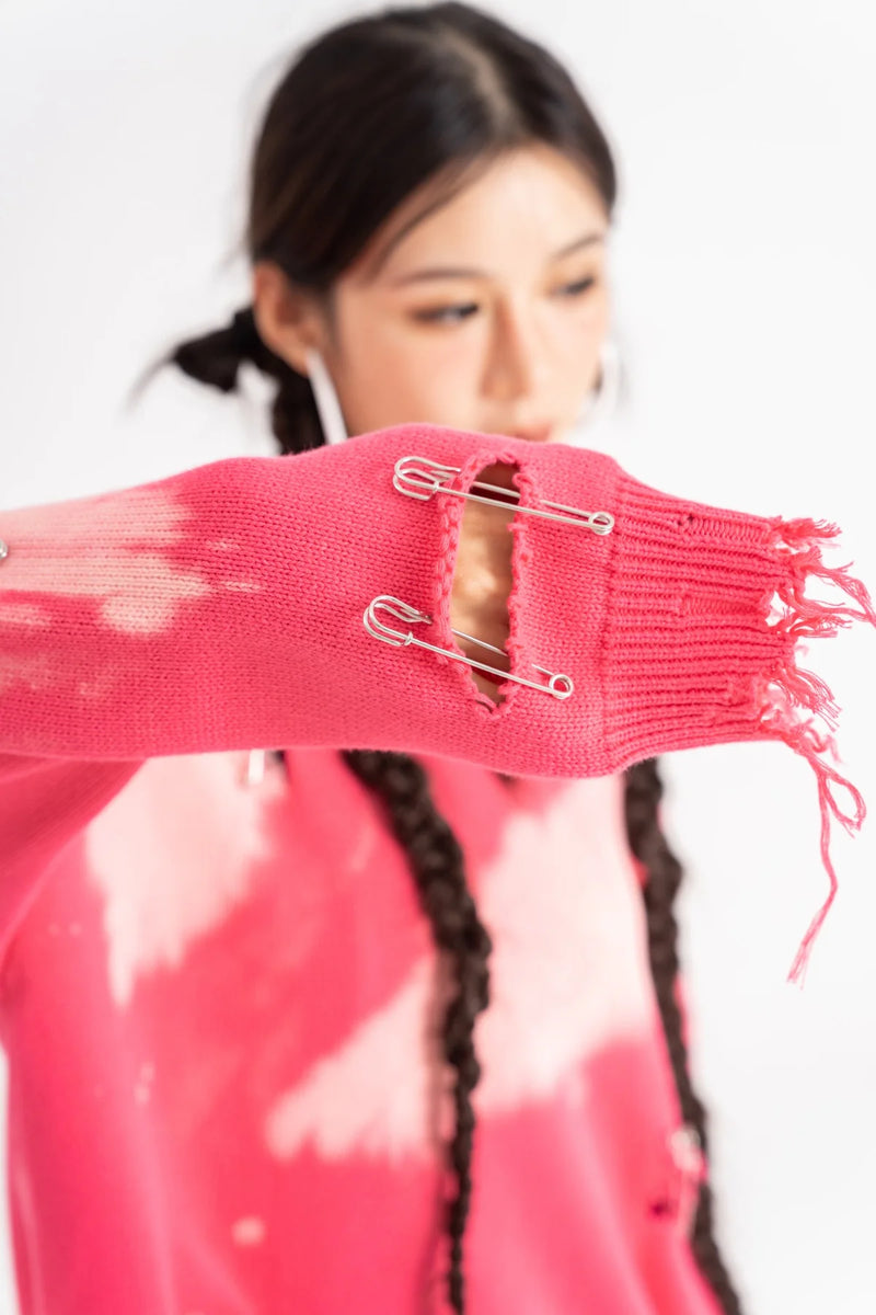 y2k knitted sweater, photo-ready sweater, cozy fashion fit, stylish street outfit, modern aesthetic appeal
