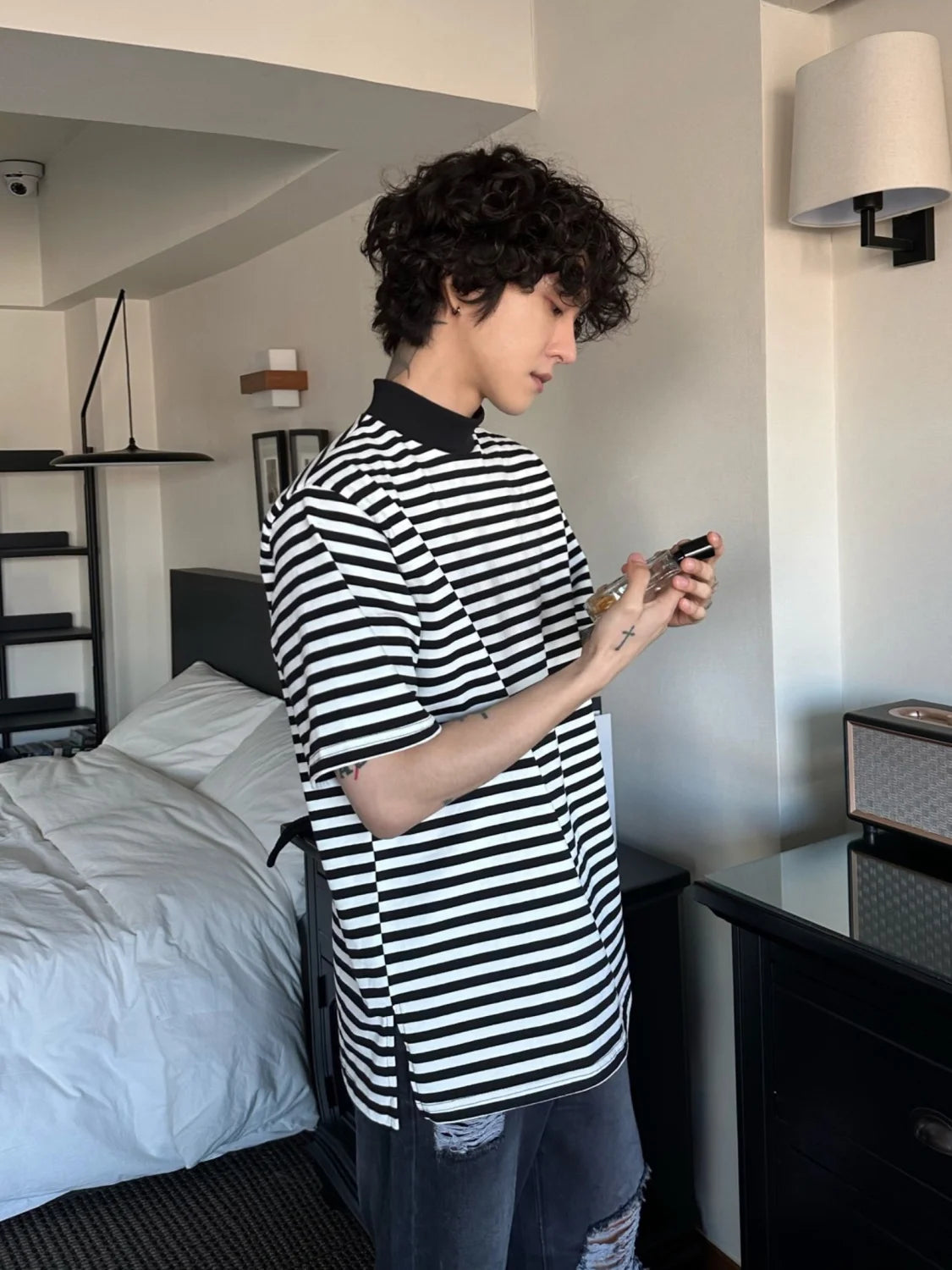 Cyberpunk Oversized shirt – Summer New Men Korean Style Loose Bottoming Shirt Black And