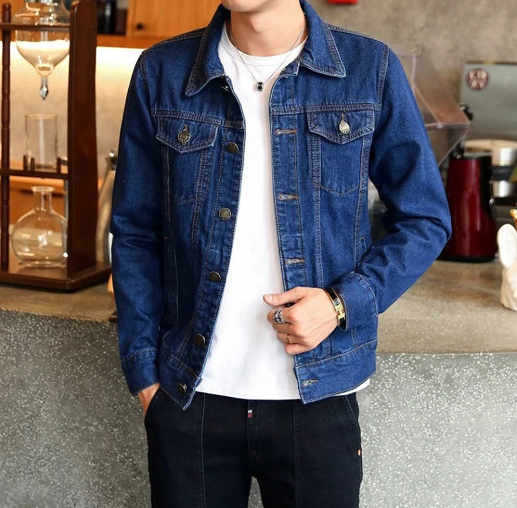 bold graphic coat, high-street look, for men, fall streetwear outfit, oversized style, layered fashion, modern aesthetic, graphic detail