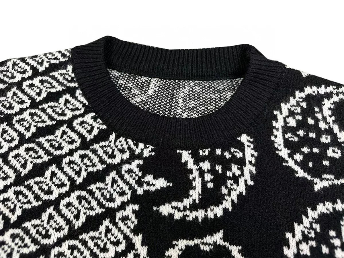 oversized flame jumper with bold print, ideal for photo-ready Y2K streetwear layering, street fashion menswear trend for seas