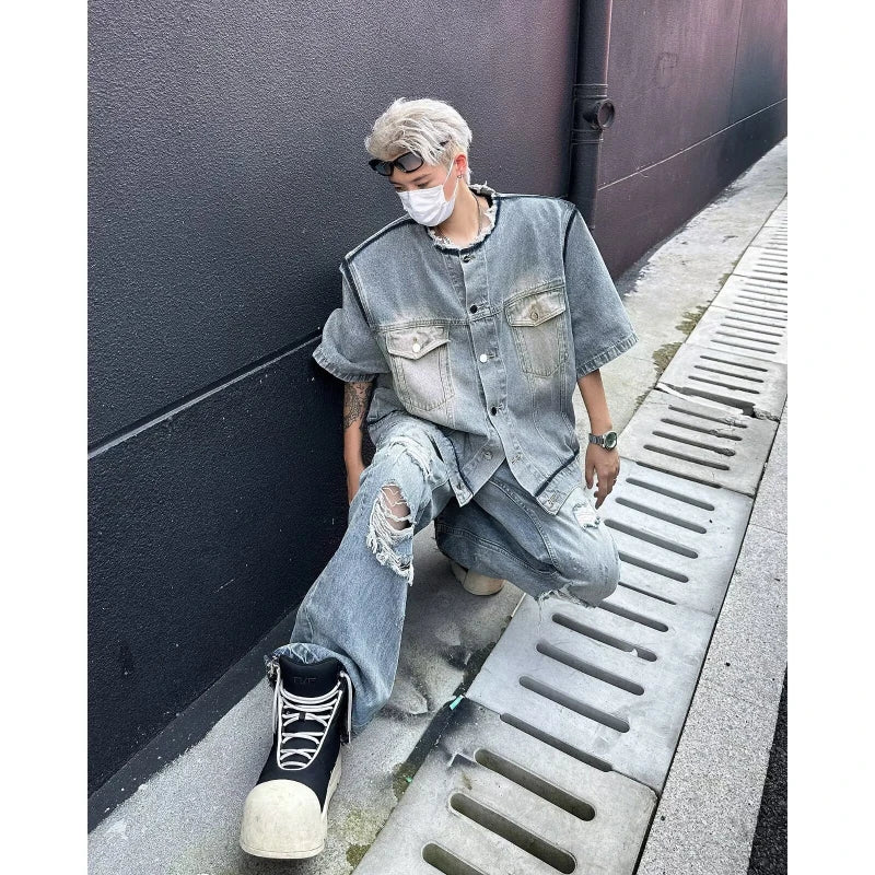bold graphic coat, high-street look, for men, fall streetwear outfit, oversized style, layered fashion, modern aesthetic, graphic detail