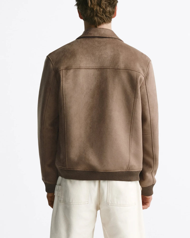 retro baseball varsity, layering staple, stylish modern outerwear, premium street look, trendsetting streetstyle