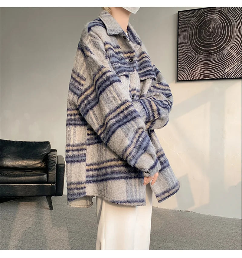 retro baseball outerwear, daily essential, men's streetwear fashion, trendy oversized fit, urban techwear design, modern hip 