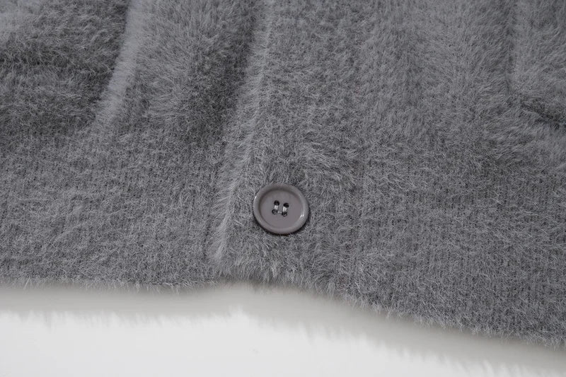 oversized winter hoodie, fall winter essential, cozy fashion fit, stylish street outfit, modern aesthetic appeal
