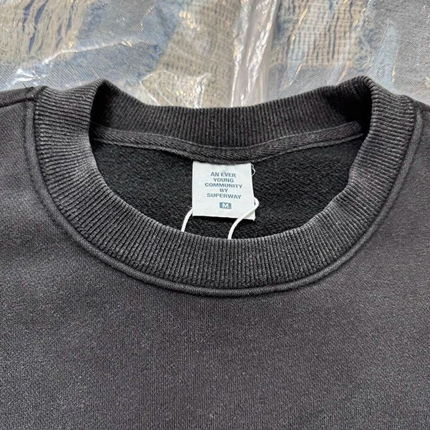 loose fit o-neck sweater, daily wear knit, cozy fashion fit, stylish street outfit, modern aesthetic appeal