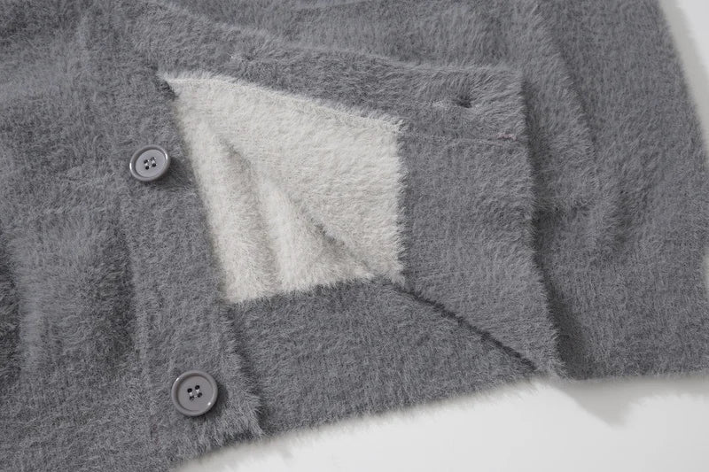 grunge pullover streetwear, modern knitwear, cozy fashion fit, stylish street outfit, modern aesthetic appeal