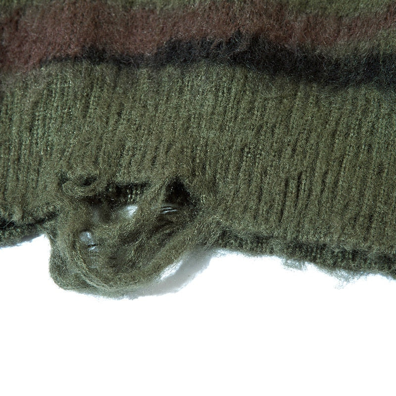 Graphic streetwear for grunge Y2K alt looks — clean minimal streetwear | relaxed baggy fit | streetwear grunge, Y2K, alt aesthetic | fleece material | year-round wea