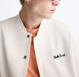 retro baseball varsity, layering staple, stylish modern outerwear, premium street look, trendsetting streetstyle