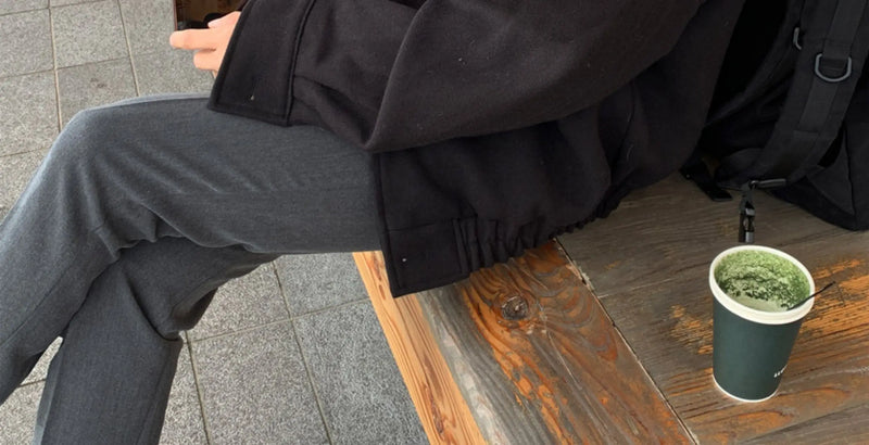retro baseball outerwear, daily essential, men's streetwear fashion, trendy oversized fit, urban techwear design, modern hip 