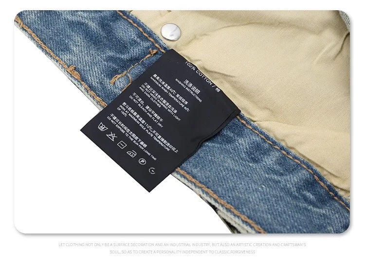 Straight Jeans with torn knees