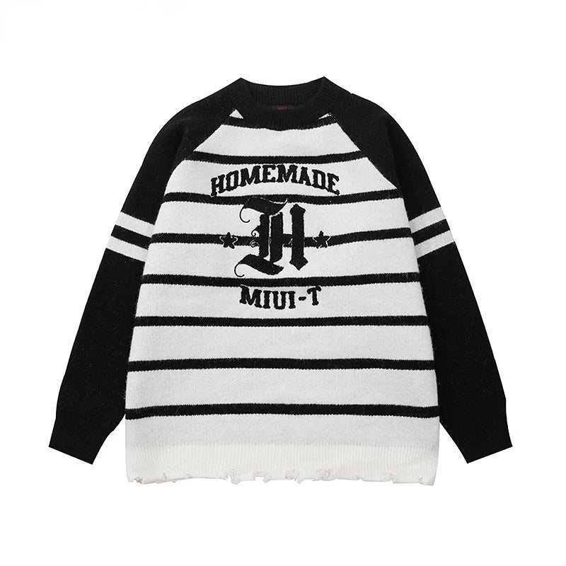 loose fit o-neck sweater, daily wear knit, cozy fashion fit, stylish street outfit, modern aesthetic appeal