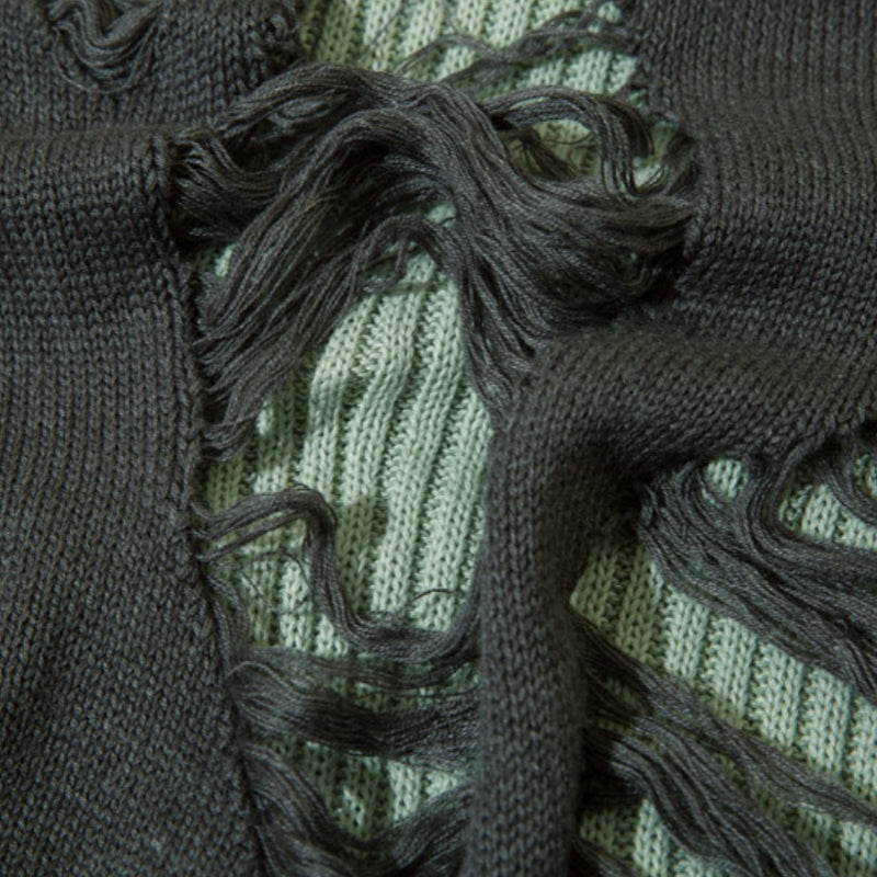 loose fit o-neck sweater, daily wear knit, cozy fashion fit, stylish street outfit, modern aesthetic appeal
