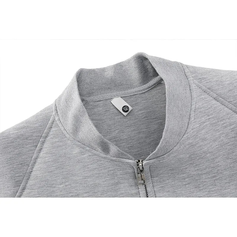 retro baseball outerwear, daily essential, men's streetwear fashion, trendy oversized fit, urban techwear design, modern hip 