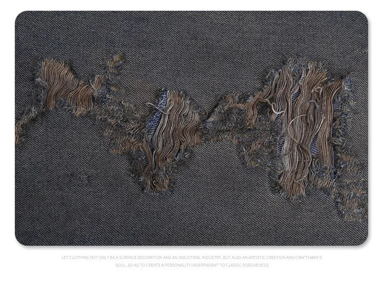 Cut Jeans with a mud-dye knife