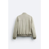 bold street bomber, high-street style, stylish modern outerwear, premium street look, trendsetting streetstyle