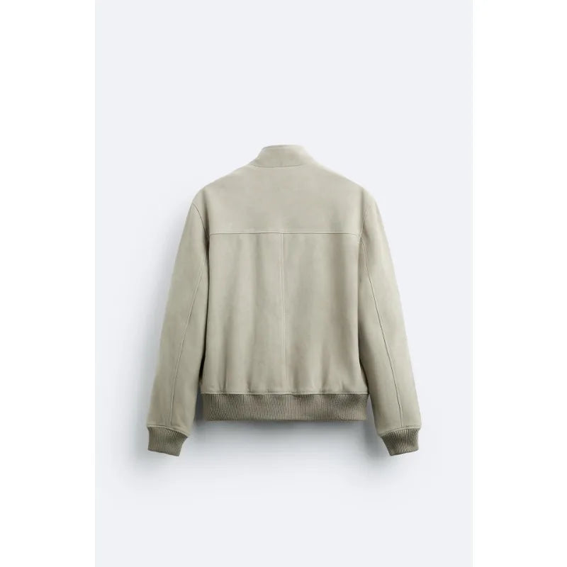 bold street bomber, high-street style, stylish modern outerwear, premium street look, trendsetting streetstyle
