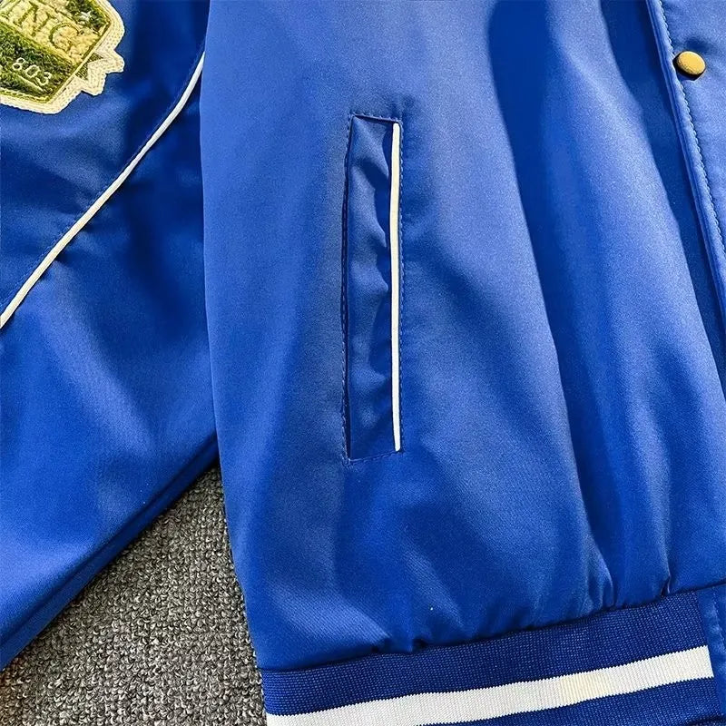 retro baseball varsity, layering staple, stylish modern outerwear, premium street look, trendsetting streetstyle