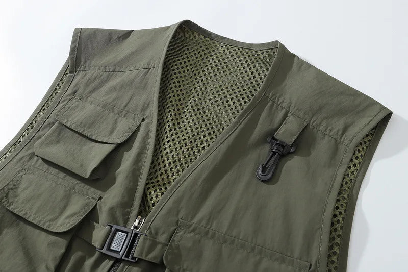 grunge oversized outerwear, photo-ready streetwear, men's streetwear fashion, oversized urban jacket, high quality cold-weath
