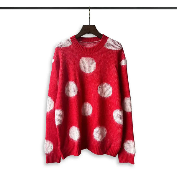 grunge knit sweater with heavyweight fabric, layered urban look for cold weather, street fashion menswear trend for seasonal 