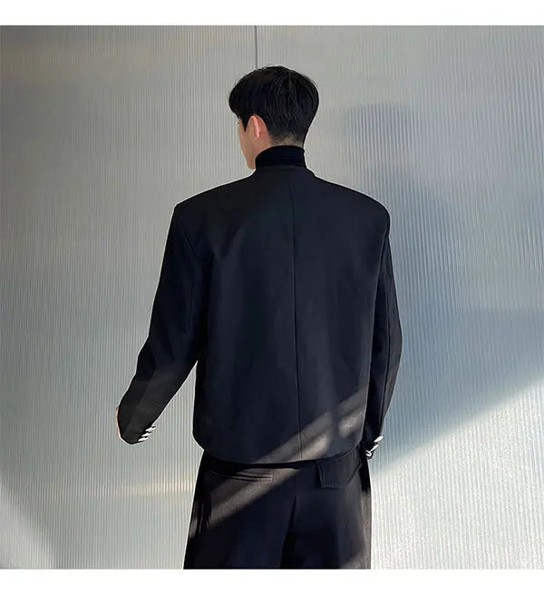 retro baseball outerwear, daily essential, men's streetwear fashion, trendy oversized fit, urban techwear design, modern hip 