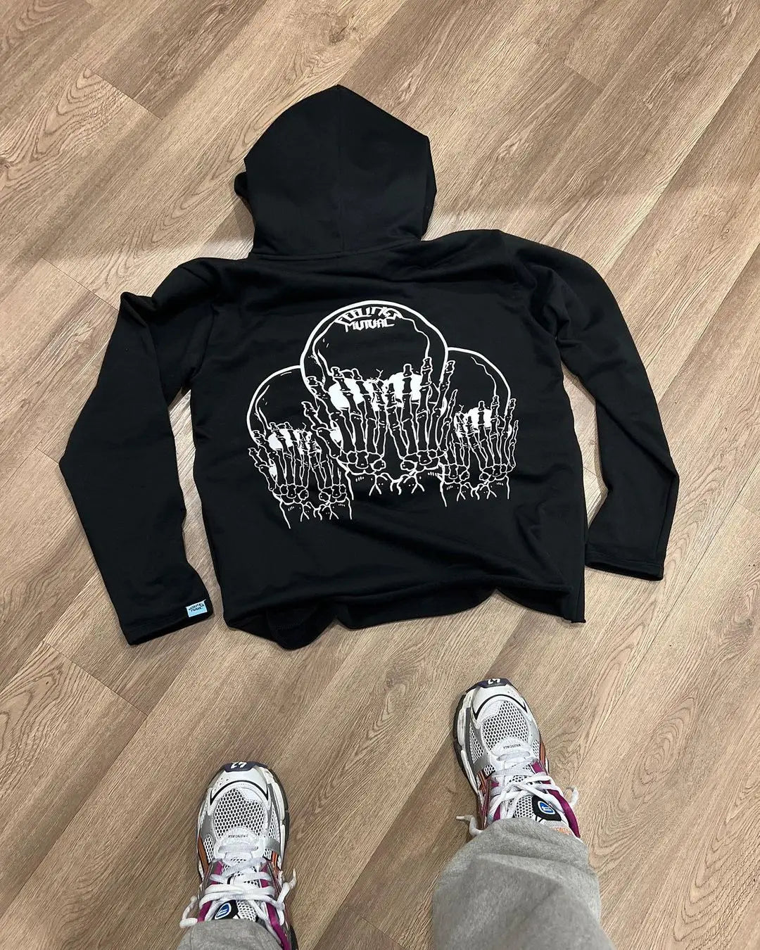 Anime Aesthetic Tee – Harajuku Fee Me Skull Hand Hoodies Women Streetwear Vintage