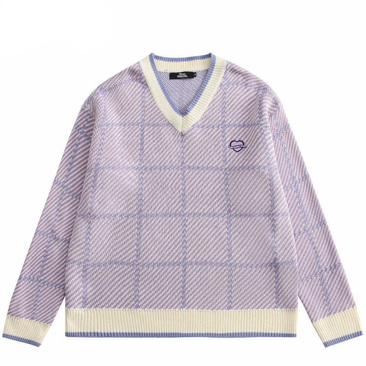 grunge knit sweater with heavyweight fabric, layered urban look for cold weather, street fashion menswear trend for seasonal 