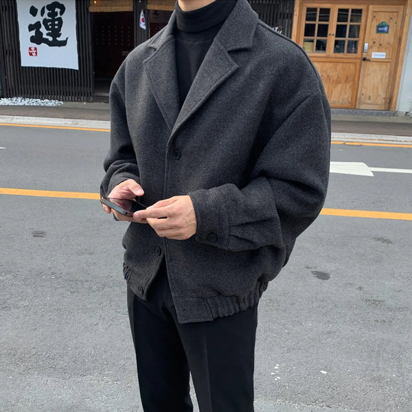 retro baseball outerwear, daily essential, men's streetwear fashion, trendy oversized fit, urban techwear design, modern hip 
