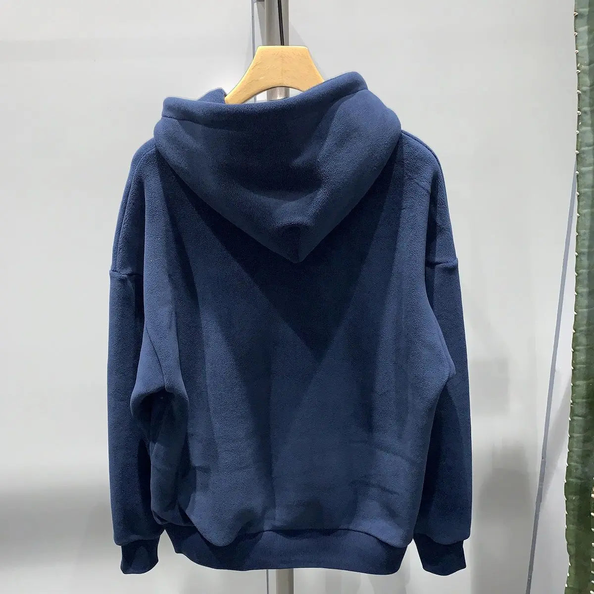 retro graphic hoodie, high-street urban outfit for cozy layering in cold seasons, mens fashion layer for modern streetwear co