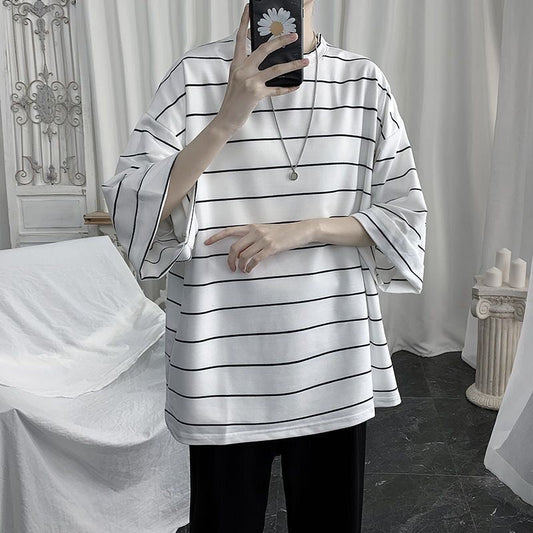 "Showing Stripes" Graphic Unisex Streetwear Vintage Women Men Y2K T-Shirt