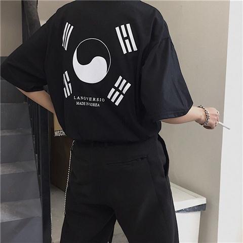 "Dancing In The Moonlight" Graphic Unisex Streetwear Vintage Women Men Y2K T-Shirt