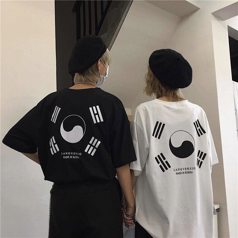 "Dancing In The Moonlight" Graphic Unisex Streetwear Vintage Women Men Y2K T-Shirt