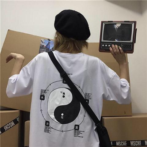 "Dancing In The Moonlight" Graphic Unisex Streetwear Vintage Women Men Y2K T-Shirt