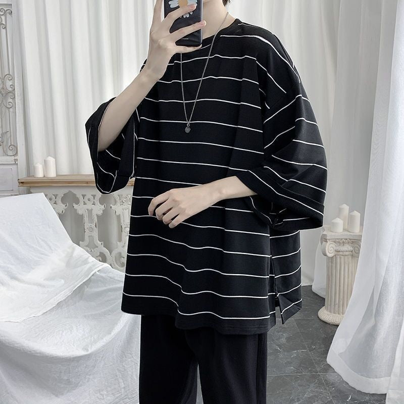 "Showing Stripes" Graphic Unisex Streetwear Vintage Women Men Y2K T-Shirt