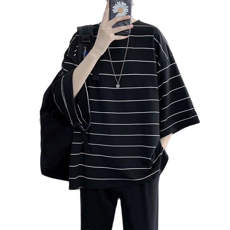 "Showing Stripes" Graphic Unisex Streetwear Vintage Women Men Y2K T-Shirt